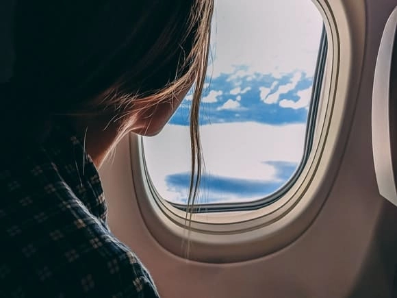 Cum folosești corect perna de călătorie pentru un zbor confortabil?